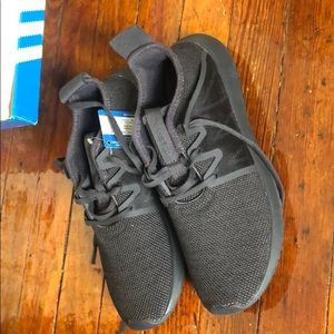Adidas women’s tubular viral2